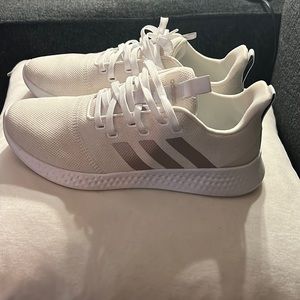 Cream Adidas Women’s Cloudfoam Super size 10, worn once